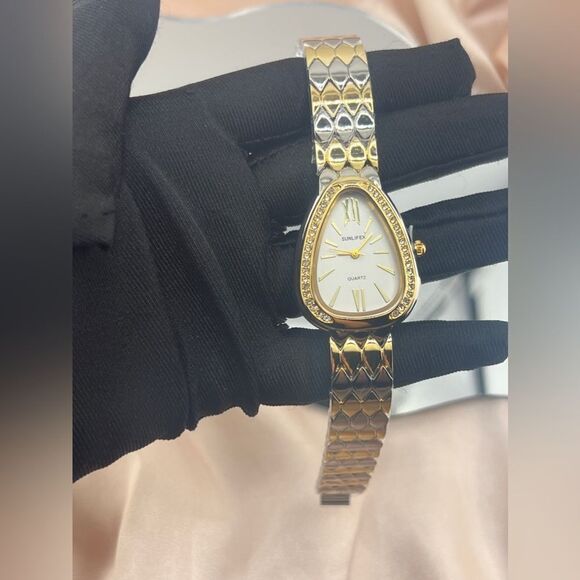 Golden Mirage Two-Tone Serpenti Watch with Sparkling Accents - Picture 7 of 12